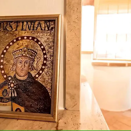 The Byzantine Palace, Centro Appartamento